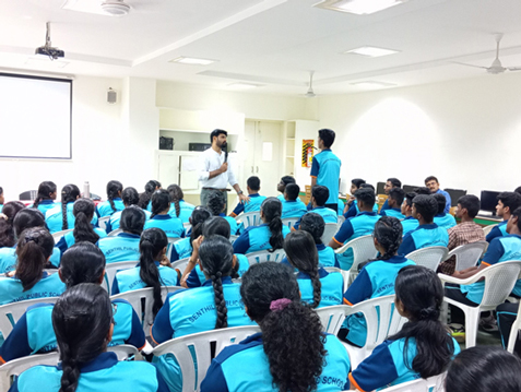 Senthil Public school has accomplished conducting a profound Professional Guidance programme by Dr.Robin, The Principal, Divine Institute of Media Studies (DIMS) College, Muringoore and Official Councillor of Goan Institute of Management.
The Programme was exclusively planned for Classes XI and XII students of Commerce stream.